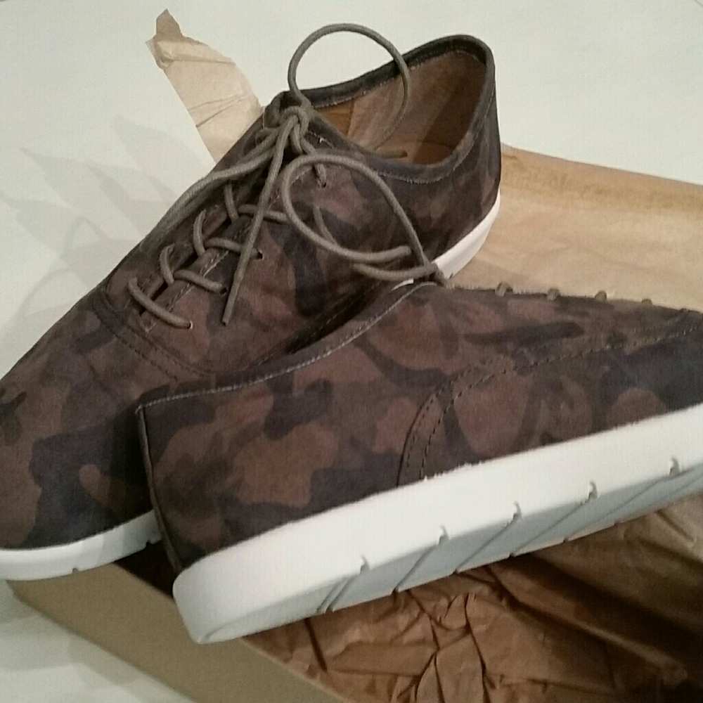Lucky Brand boys tennis shoe